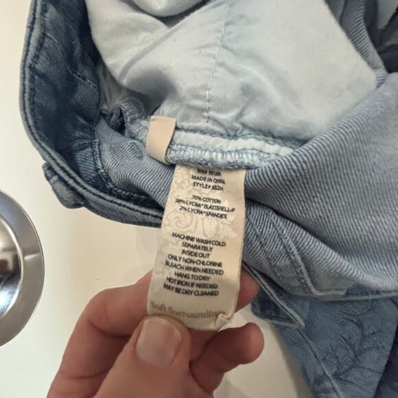 Soft Surroundings light wash Jeans Floral Leaf pattern PL Feminine  casual chic - Picture 8 of 10